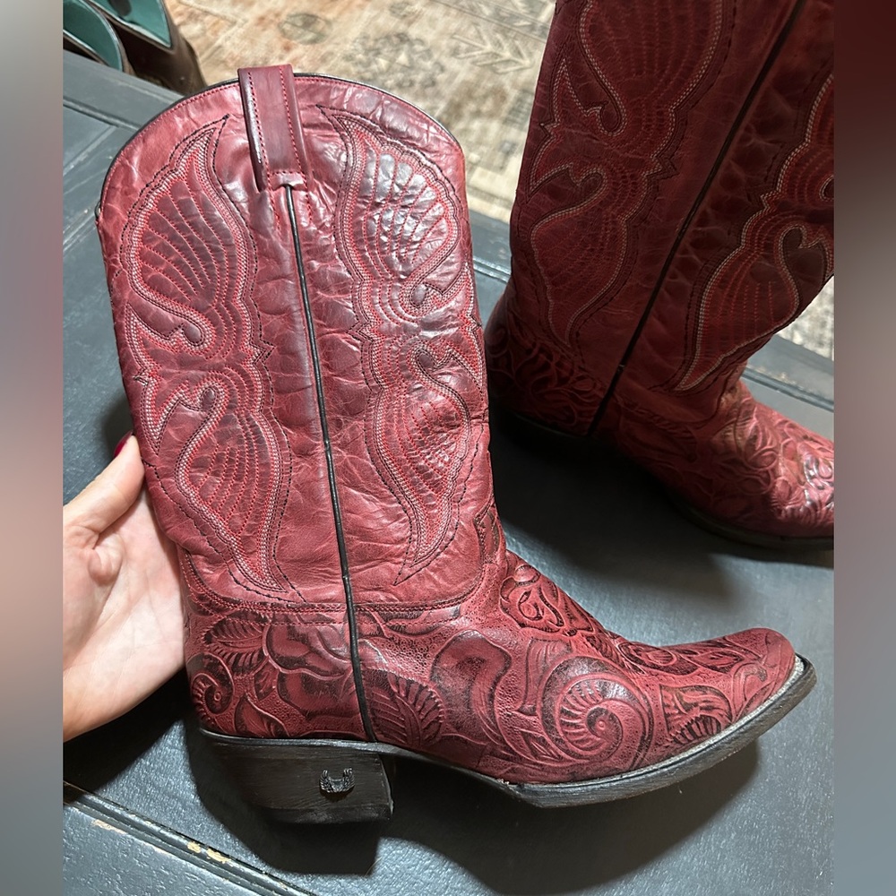 Elegant Burgundy Heeled Boots - Picture 3 of 5